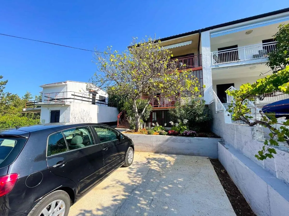 Apartment In Jadranovo 42259